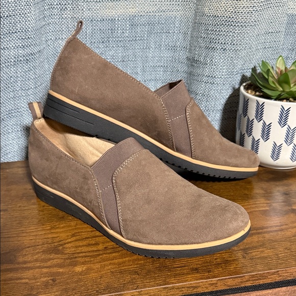 SOUL NATURALIZER Brown Suede Idea Slip On Loafer Shoe Casual Comfy Walking Sz 11 - Picture 1 of 8